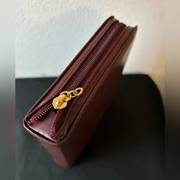 The Holy Bible Revised Standard Version Catholic Edition. Zipper Case Bible. - Picture 2 of 13